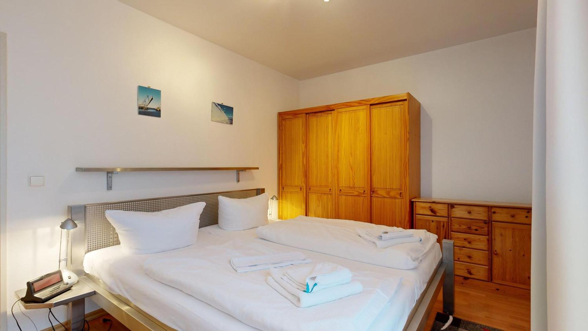 Strandnahe Mit Schwimmbad Im Haus, A Cappella 63, Binz